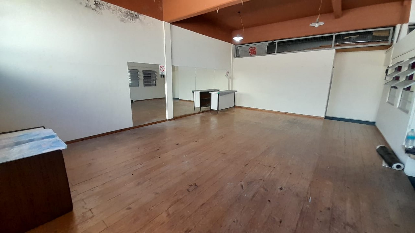 Oficina / Galpon / Deposito al fondo en alquiler