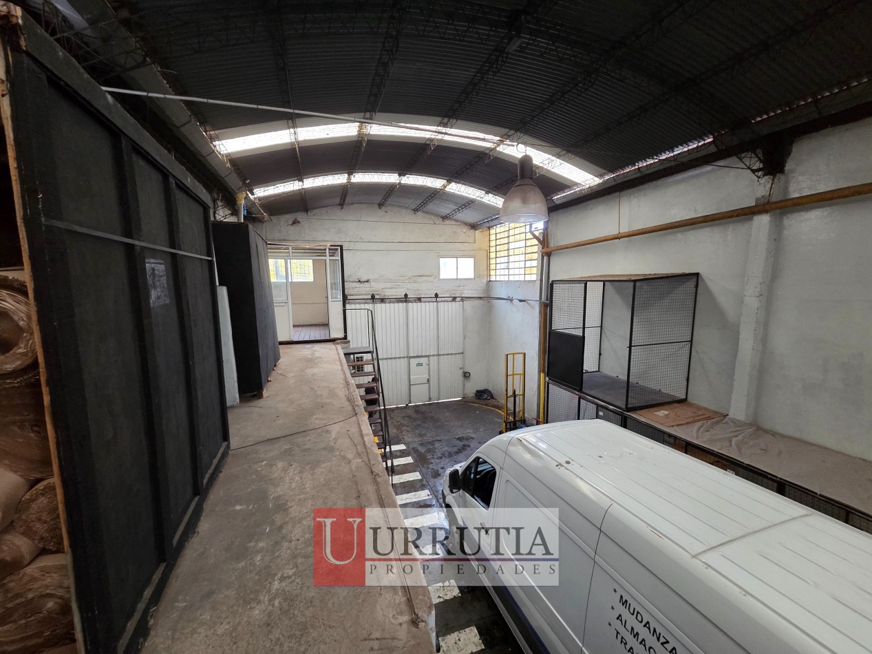 ALQUILER DE GALPON/DEPOSITO 8,66 X 34,64 EN MUNRO