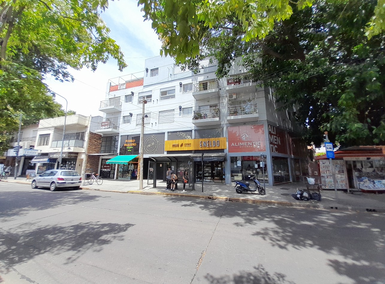 EXCELENTE DPTO 3/4 AMBIENTES CON COCHERA. PATIO/TERRAZA, ZONA COMERCIAL Y ESTACION!!!