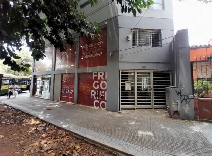 EXCELENTE DPTO 3/4 AMBIENTES CON COCHERA. PATIO/TERRAZA, ZONA COMERCIAL Y ESTACION!!!