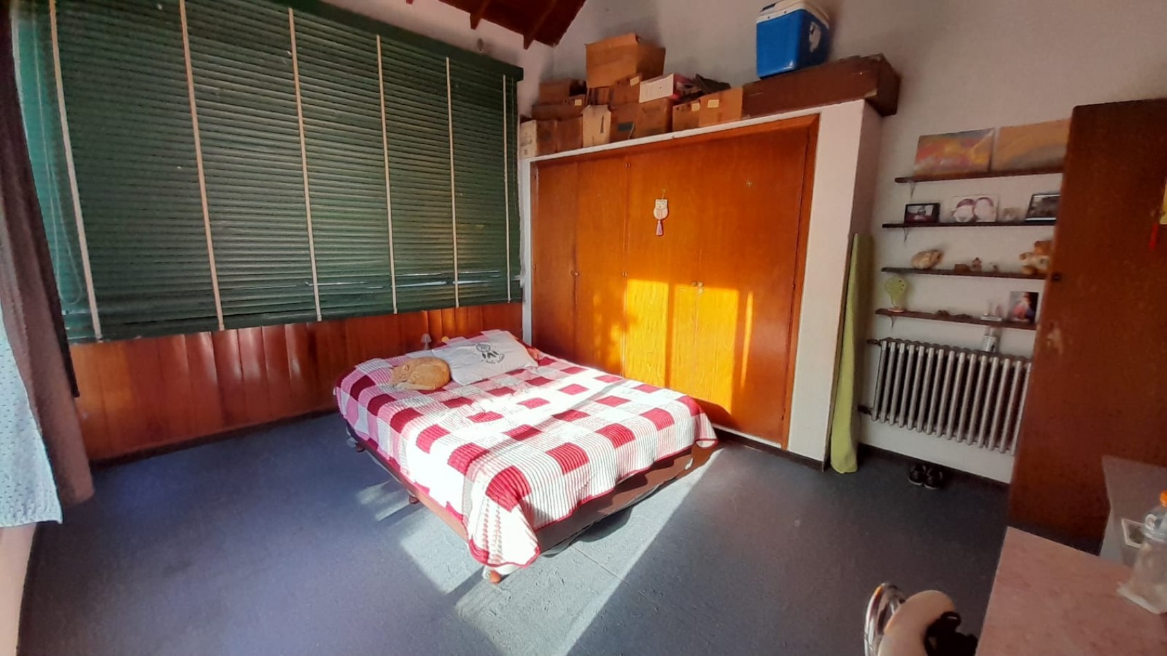 CHALET 6 AMB EN 2 PLANTAS S/LOTE DE 348M2. EXCELENTE UBICACION.