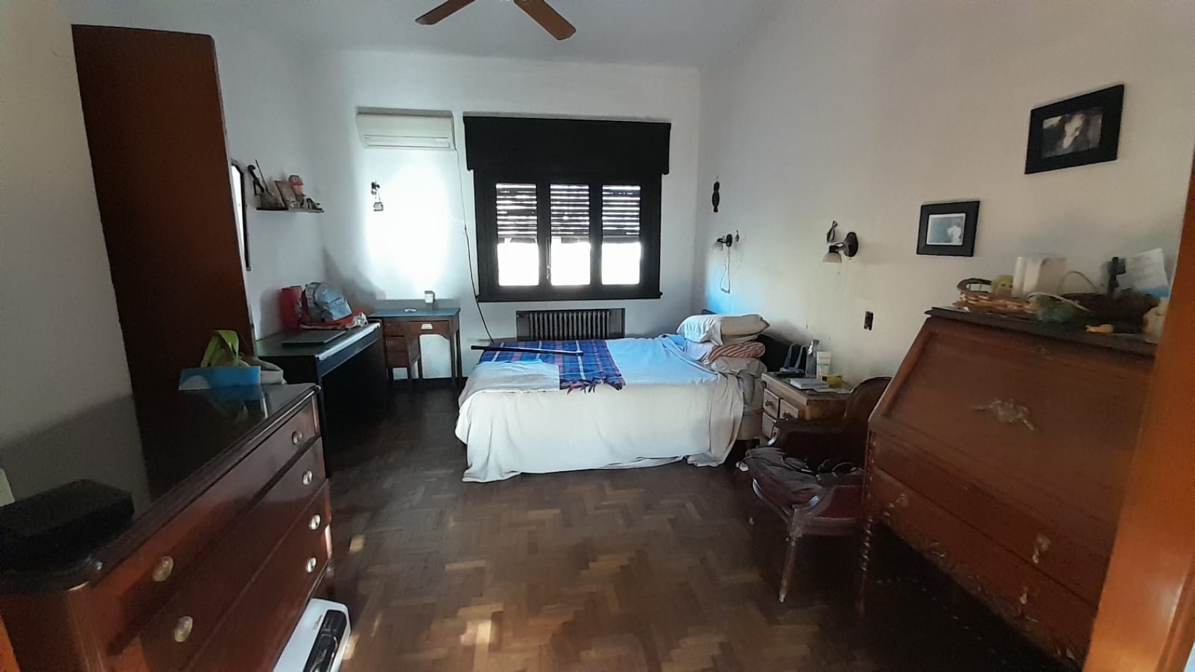 CHALET 6 AMB EN 2 PLANTAS S/LOTE DE 348M2. EXCELENTE UBICACION.