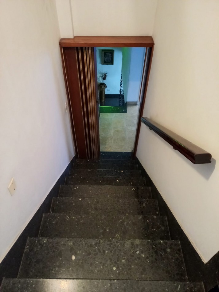 EXCELENTE PH TIPO CASA INDEPENDIENTE CON COCHERA Y TERRAZA!!!!