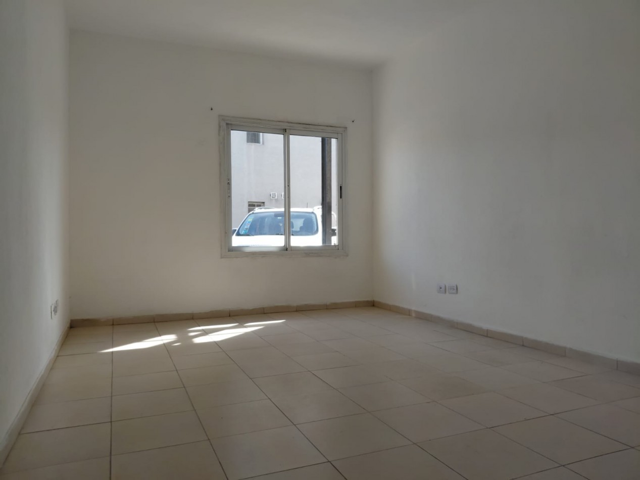 Departamento 2 ambientes al frente. APTO PROFESIONAL.
