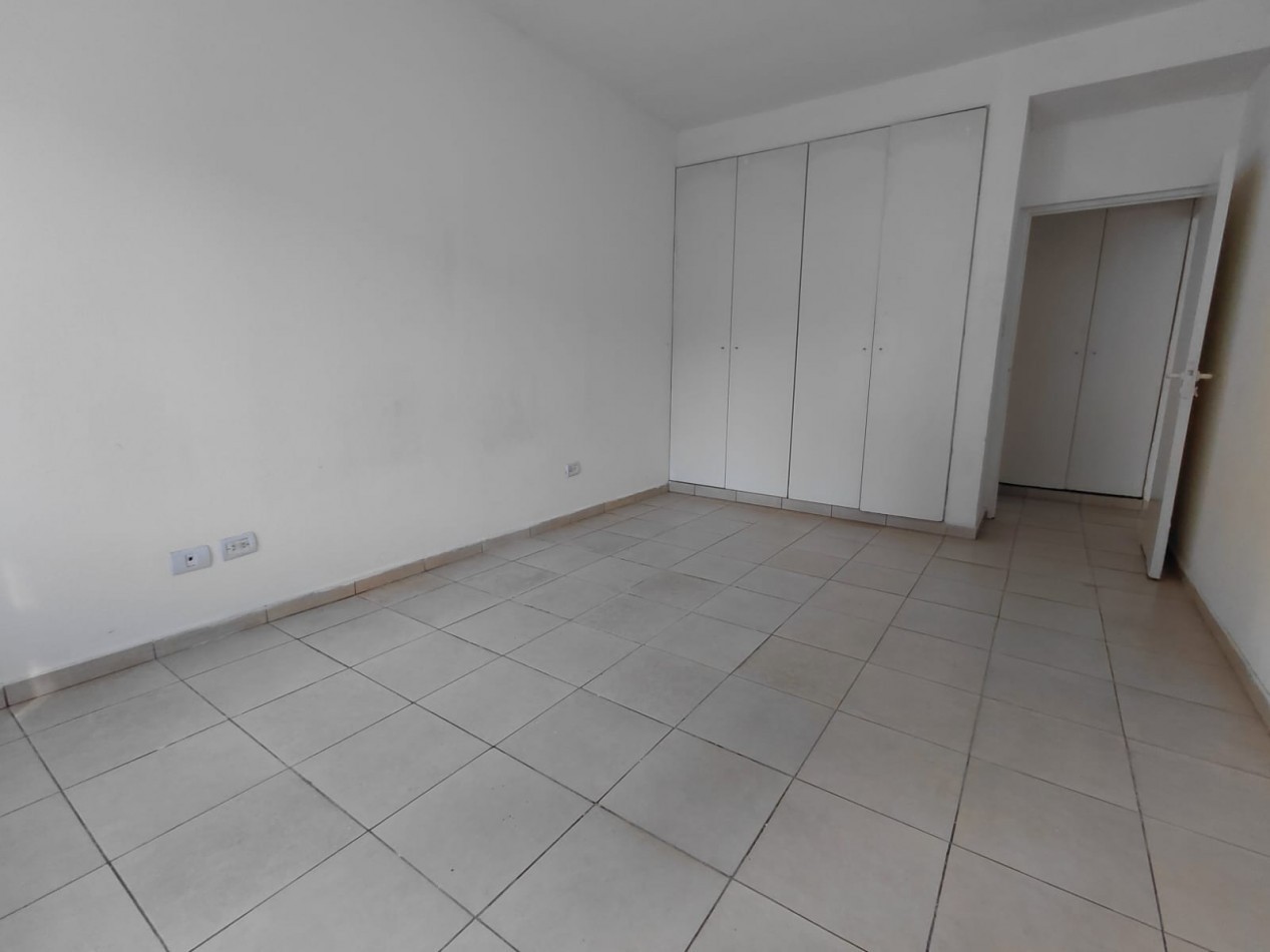 Departamento 2 ambientes al frente. APTO PROFESIONAL.