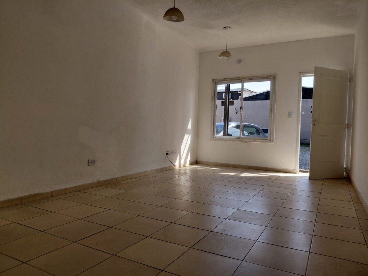 Departamento 2 ambientes al frente. APTO PROFESIONAL.