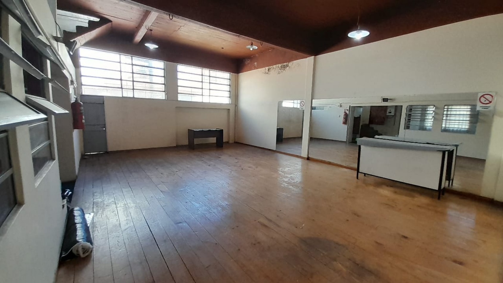 Deposito / Oficina / Galpon al fondo en alquiler