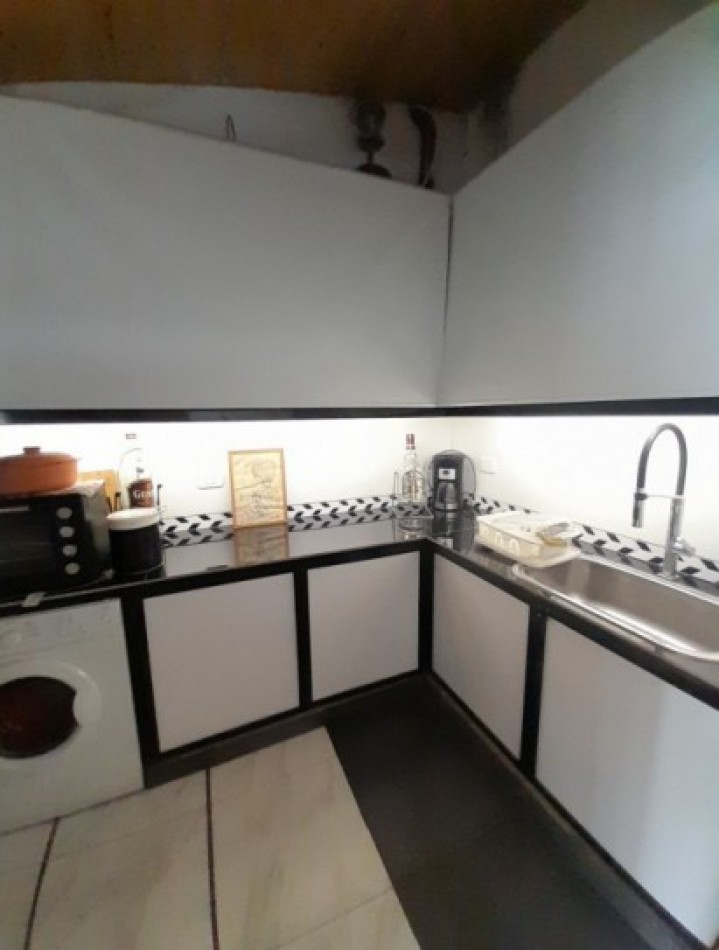 VENTA EN BLOCK. 4 UNIDADES DE 1, 2 Y 3 AMB. COCHERA, PATIO/JARDIN Y TERRAZA.